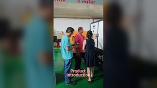 Tiếp khách hàng tại xưởng vận hành máy thật và thuyết trình chuyên nghiệp.